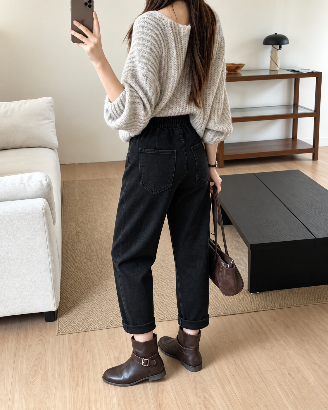 Black mid-rises jeans